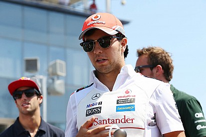 Nunca habría firmado ese contrato con McLaren, dice manager de Pérez