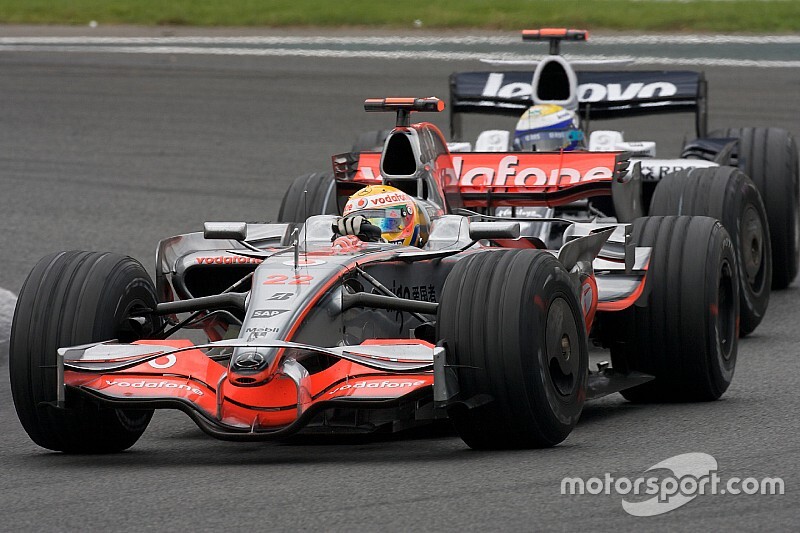 Hamilton elismeri, viharos időszakot élt meg a McLarennél