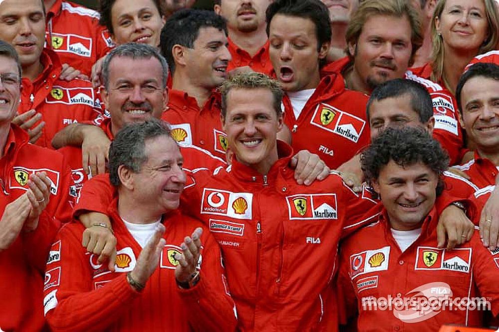 Michael Schumacher viert zijn zevende wereldtitel met Ferrari