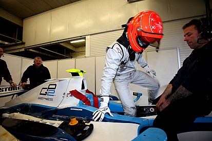 10 éve, hogy Schumacher visszatért, és egy GP2-es autóval tesztelt: képek, videó