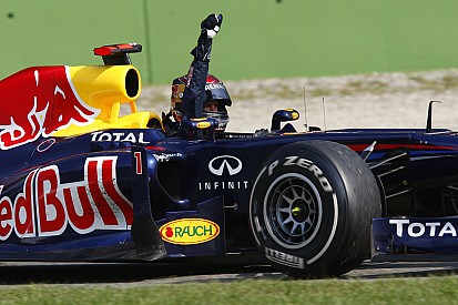 Vettel egészen lenyűgöző manővere Alonso ellen Monzában: ez nagyot szólt (videó)