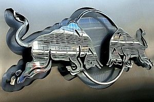 Red Bull, Formula 1'i satın alacağını yalanladı