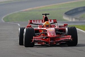 Rossi revela história com Ferrari e chance de ter pilotado na F1: "Escolhi a MotoGP por minha conta"