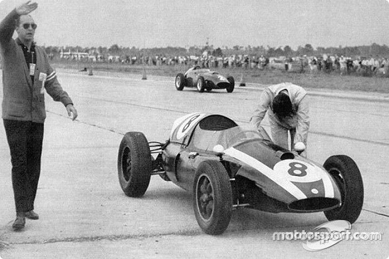 Cuando Brabham empujó literalmente su coche hacia el título