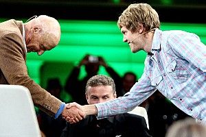 Vettel diz que carta a Lauda após doença foi escrita por “respeito”