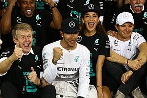 Scherzinger kétségbeesetten töröltetné Hamiltonnal közös videóját
