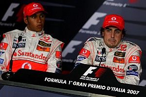 Alonso: a 2007-es bajnoki csatát „nem jól menedzselte” a McLaren