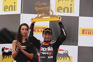 Italia vs Inggris: Biaggi Redam Sykes 0,5 Poin saat Juara WSBK 2012
