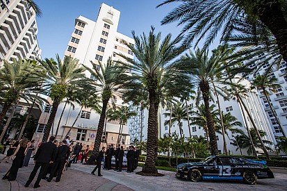 Látogass el Miamiba, a Nascar Cup Series versenyére!