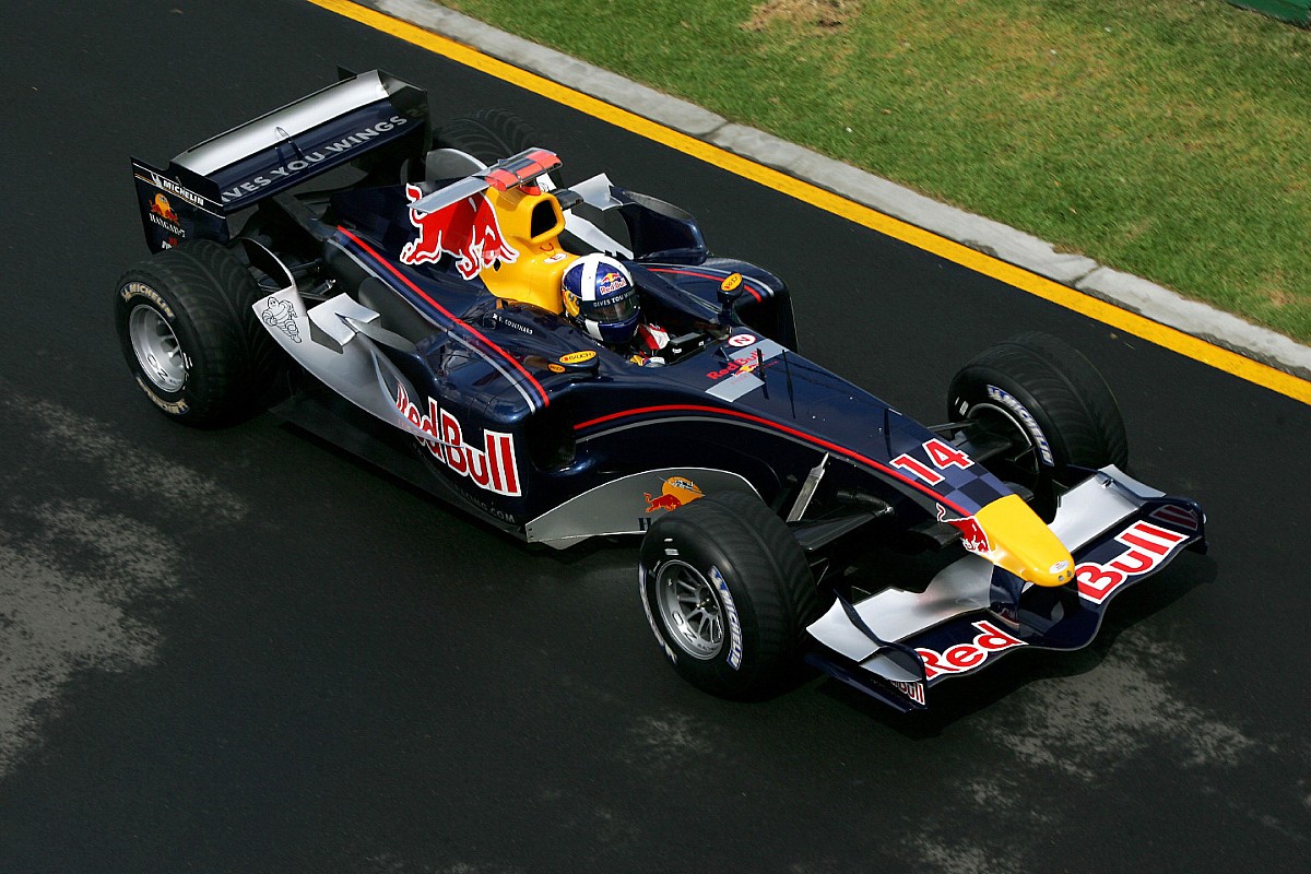 Retro: Het debuut van Red Bull Racing