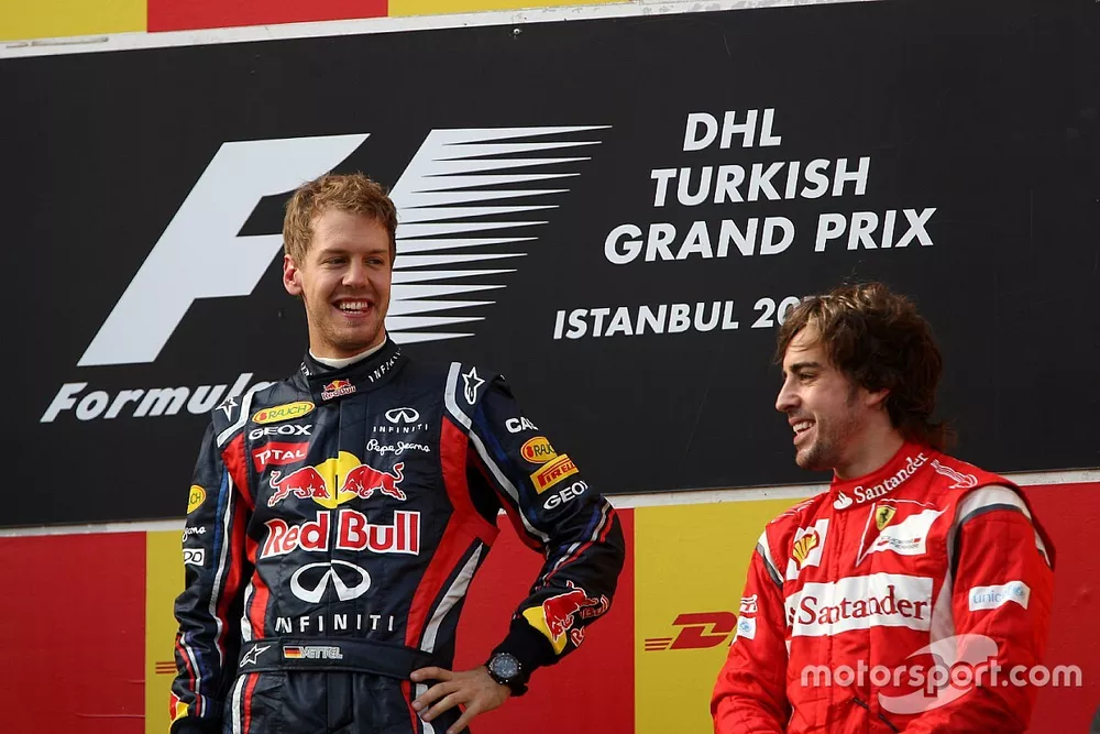 1&ordm; Sebastian Vettel, Red Bull Racing, Fernando Alonso, 3&ordm; con Ferrari