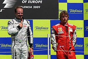 Barrichello celebra Raikkonen por igualar recorde de largadas na F1: "Bem vindo aos 322!"