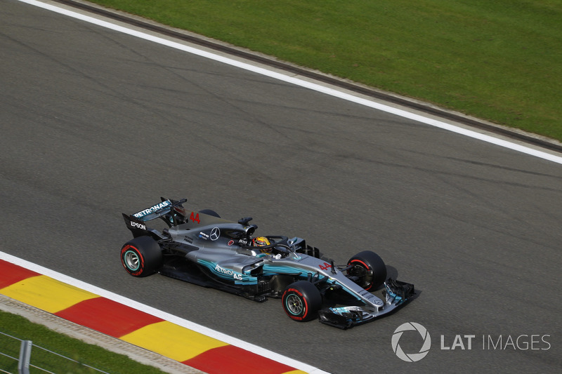 Lewis Hamilton, Mercedes-Benz F1 W08, with halo