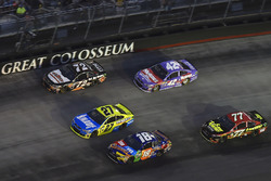 Kyle Busch, Joe Gibbs Racing Toyota, Erik Jones, Furniture Row Racing Toyota, Kyle Larson, Chip Ganassi Racing Chevrolet