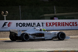 Zsolt Baumgartner, F1 Experiences tweezitter-rijder