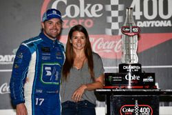 1. Ricky Stenhouse Jr., Roush Fenway Racing Ford, mit Freundin Danica Patrick