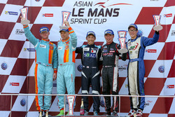 Podium: race winner Shinyo Sano, TKS second place William Lok and Davide Rizzo, Win Motorsport, third place Dominic Ang and Douglas Khoo, Infinity Race Engineering