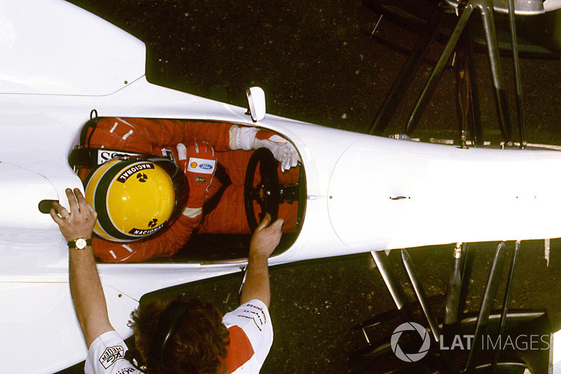 Ayrton Senna, McLaren MP4/8 equipado con un motor Chrysler/Lamborghini V12