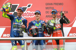 Podium: second place Valentino Rossi, Yamaha Factory Racing, race winner Maverick Viñales, Yamaha Fa