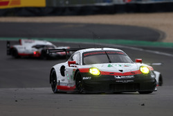 #91 Porsche Team Porsche 911 RSR: Richard Lietz, Frédéric Makowiecki