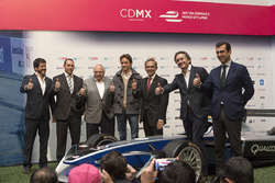 (Izq a der) Horacio de la Vega, director de Indeporte, José Abed, Vicepresidente FIA México,Esteban Gutiérrez y Alejandro Agag, CEO Fórmula E