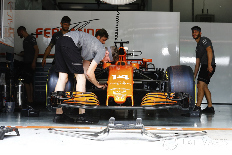 The car of Fernando Alonso, McLaren MCL32