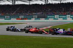 Sebastian Vettel, Ferrari SF70H at the start of the race