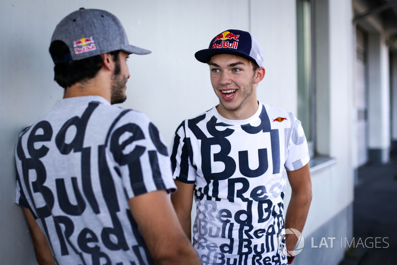 2013: попадание в молодежную программу Red Bull