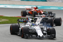 Felipe Massa, Williams FW40, Kevin Magnussen, Haas F1 Team VF-17, Sebastian Vettel, Ferrari SF70H
