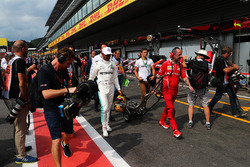 Il poleman Lewis Hamilton, Mercedes AMG F1