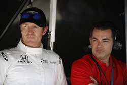 Scott Dixon, Chip Ganassi Racing Honda and engineer Chris Simmons