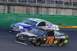 Martin Truex Jr., Furniture Row Racing Toyota, Matt DiBenedetto, Go Fas Racing Ford
