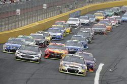 Chase Elliott, Hendrick Motorsports Chevrolet Kevin Harvick, Stewart-Haas Racing Ford
