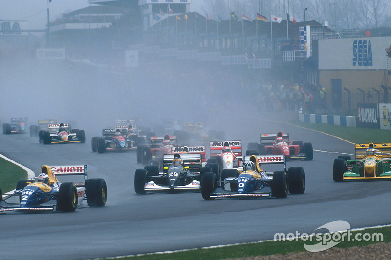 Alain Prost devant Damon Hill, Williams FW15C, Karl Wendlinger, Sauber C12, Ayrton Senna, McLaren MP4/8, Michael Schumacher, Benetton B193B, Michael Andretti, McLaren MP4/8