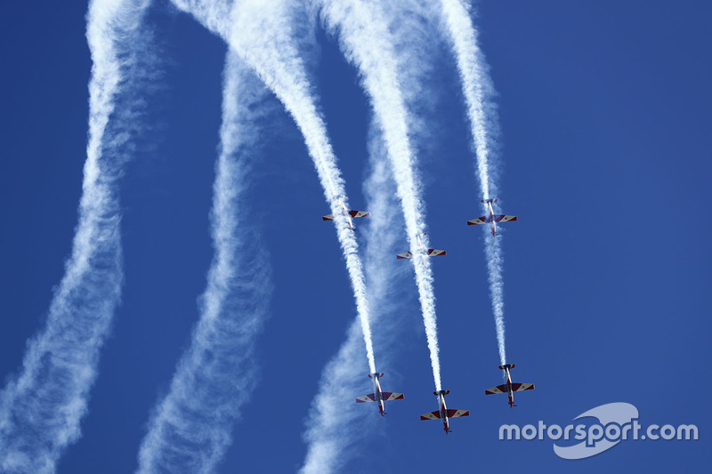 El Pilatus PC-9C del equipo de acrobacias RAAF, en exhibición