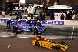 Scott Dixon, Chip Ganassi Racing Honda pit stop