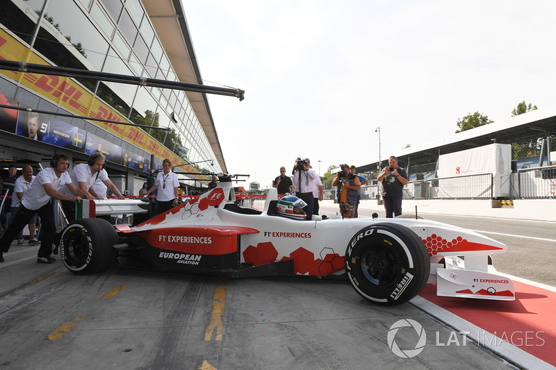 Ivan Capelli, F1 Experiences 2-Seater Driver