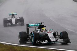 Lewis Hamilton, Mercedes AMG F1 W07 Hybrid, Nico Rosberg, Mercedes AMG F1 W07 Hybrid