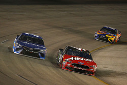 Kurt Busch, Stewart-Haas Racing Ford, Martin Truex Jr., Furniture Row Racing Toyota