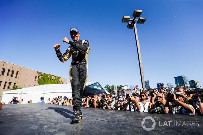 Stéphane Sarrazin, Techeetah, celebrates en el podio