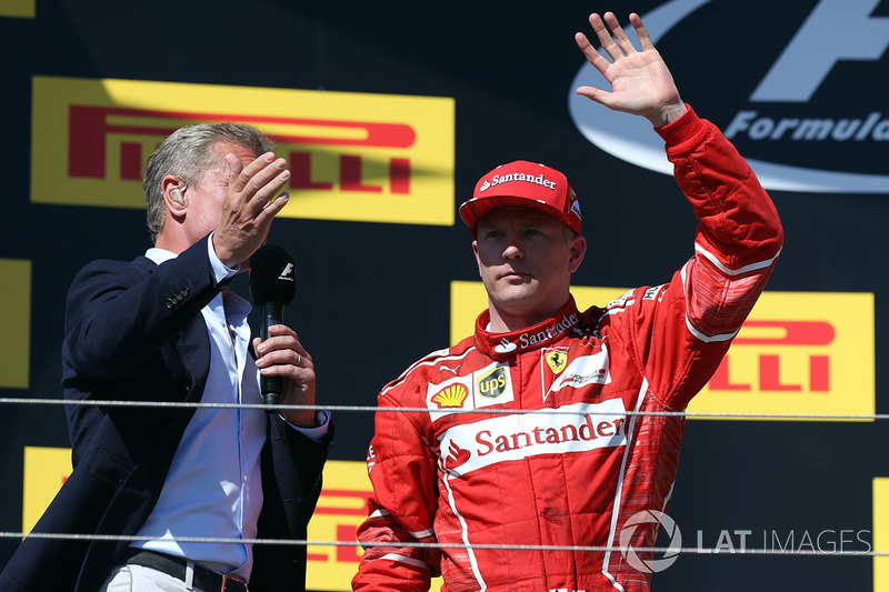 Podio: segundo lugar Kimi Raikkonen, Ferrari con David Coulthard,