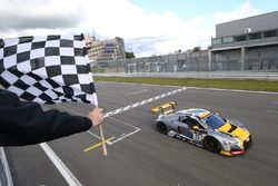 #17 Audi Sport Team WRT Audi R8 LMS: Robin Frijns, Stuart Leonard conquista la vittoria