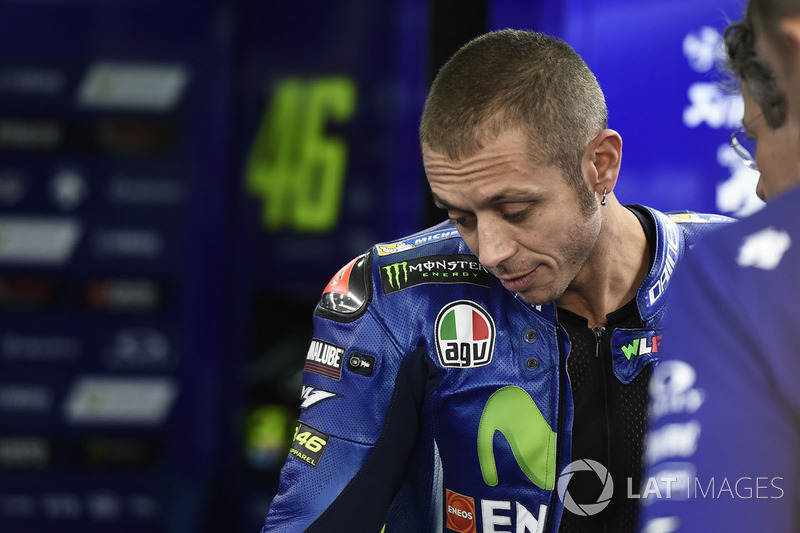 2017: Quase nos quarenta, Rossi voltou ao visual 'careca'