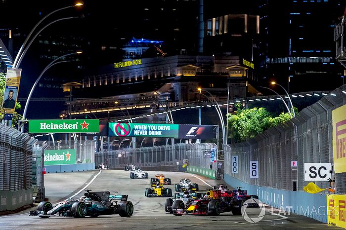 Lewis Hamilton, Mercedes AMG F1 W08, Daniel Ricciardo, Red Bull Racing RB13, Valtteri Bottas, Mercedes AMG F1 W08, Carlos Sainz Jr., Scuderia Toro Rosso STR12, Nico Hulkenberg, Renault Sport F1 Team RS17., Sergio Perez, Sahara Force India F1 VJM10 y Jolyon