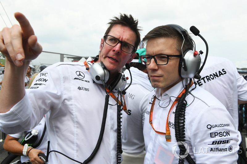 Andy Shovlin, Mercedes AMG F1 Şef Mühendisi ve Peter Bonnington, Mercedes AMG F1 Yarış Mühendisi