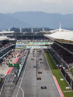 Lewis Hamilton, Mercedes AMG F1 W08, at the formation lap