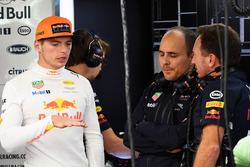 Гонщик Red Bull Racing Макс Ферстаппен, инженер Джанпьеро Ламбьязе и руководитель команды Кристиан Х