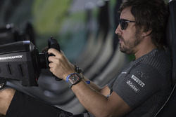 Fernando Alonso, McLaren, al simulatore