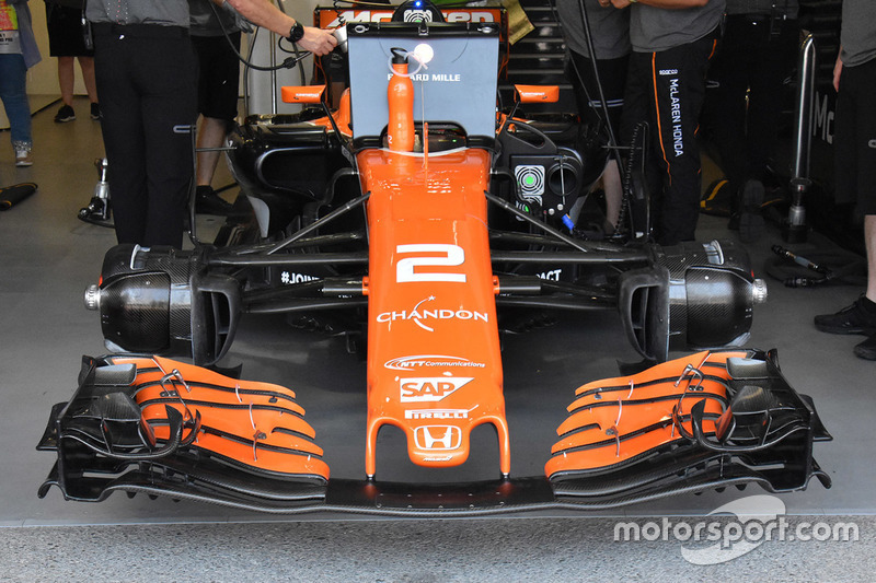 Dettaglio anteriore della monoposto di Stoffel Vandoorne, McLaren MCL32