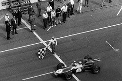 Jack Brabham, Brabham BT24 Repco, s'impose
